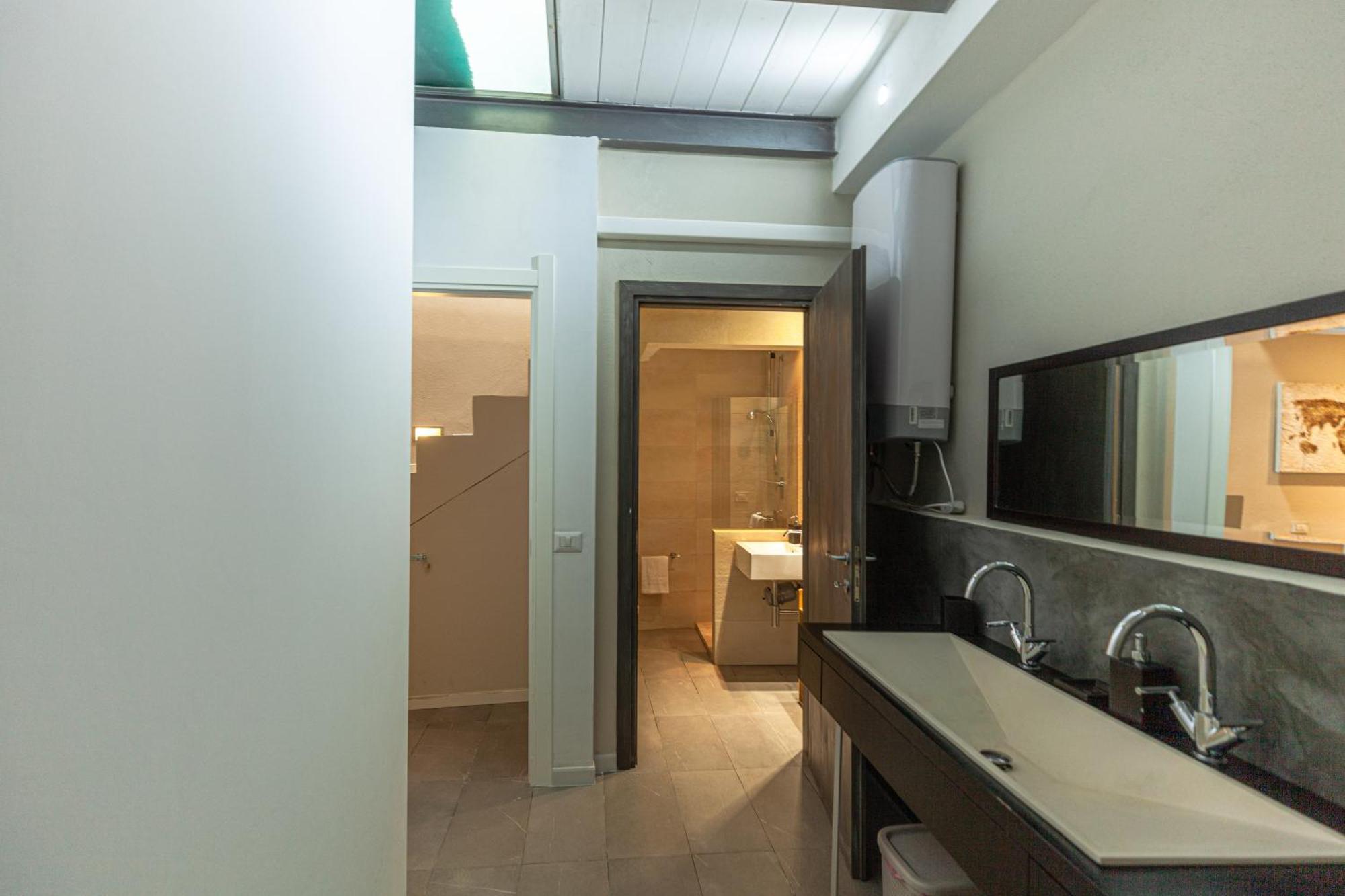Cavour Living